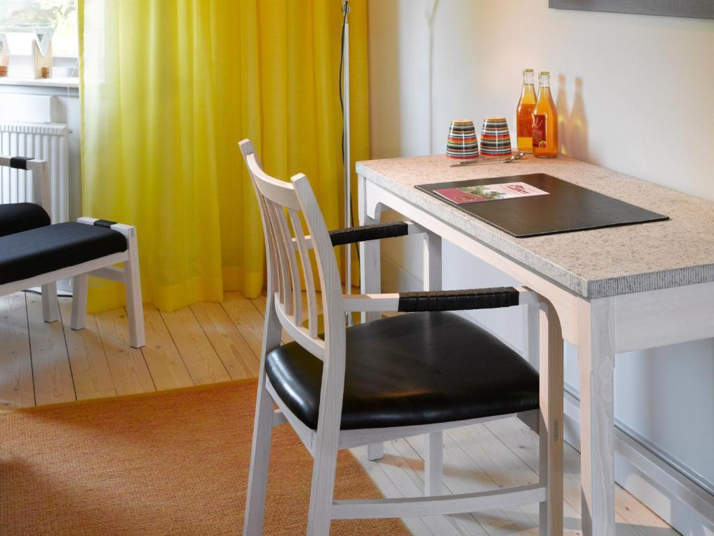 Ytterjaerna Hotell & Konferens Habitación foto